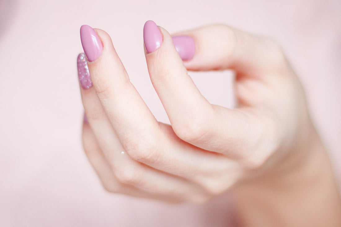 What is the Difference Between Nail Wraps and Nail Stickers?